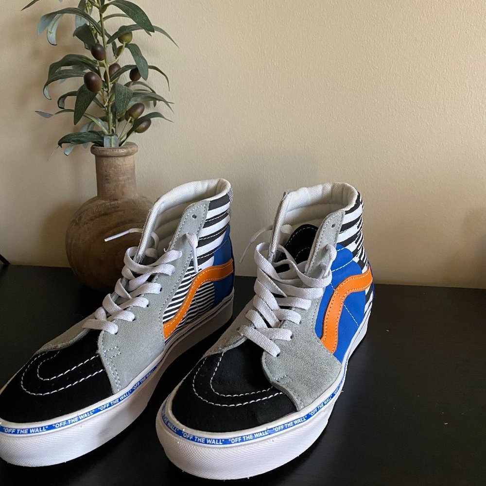 Woman's 6.5 Vans